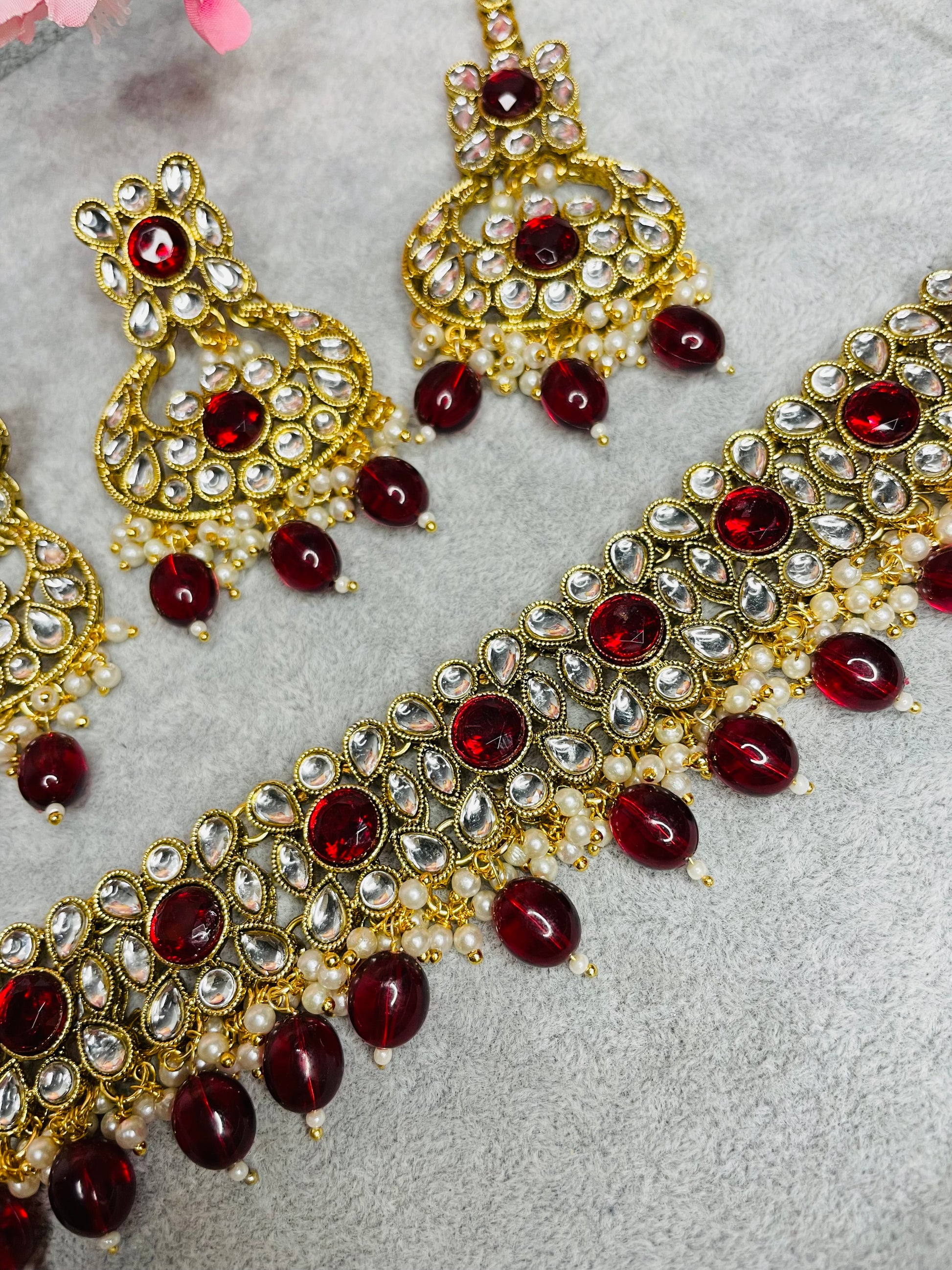 Unique Kundan Choker Set