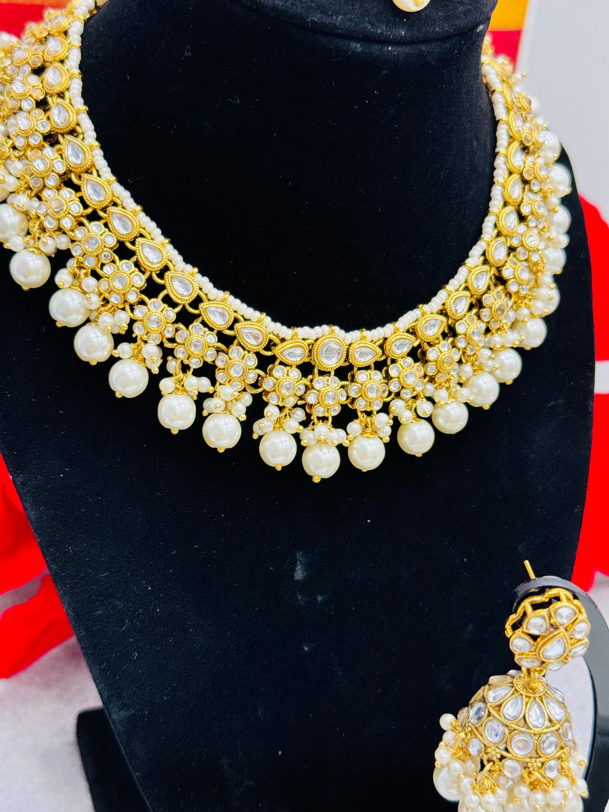 Stunning Kundan Sets Online