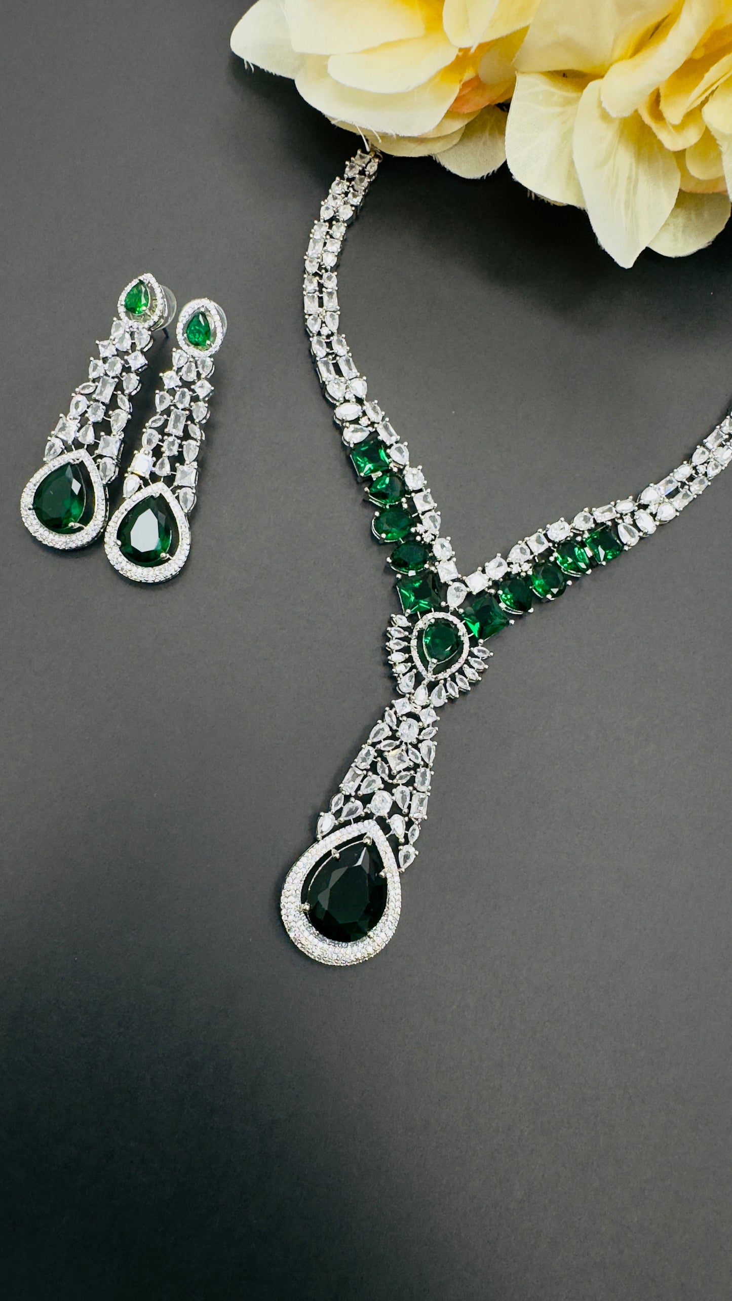 AD Necklace Set – Elegant Diamond Ensemble