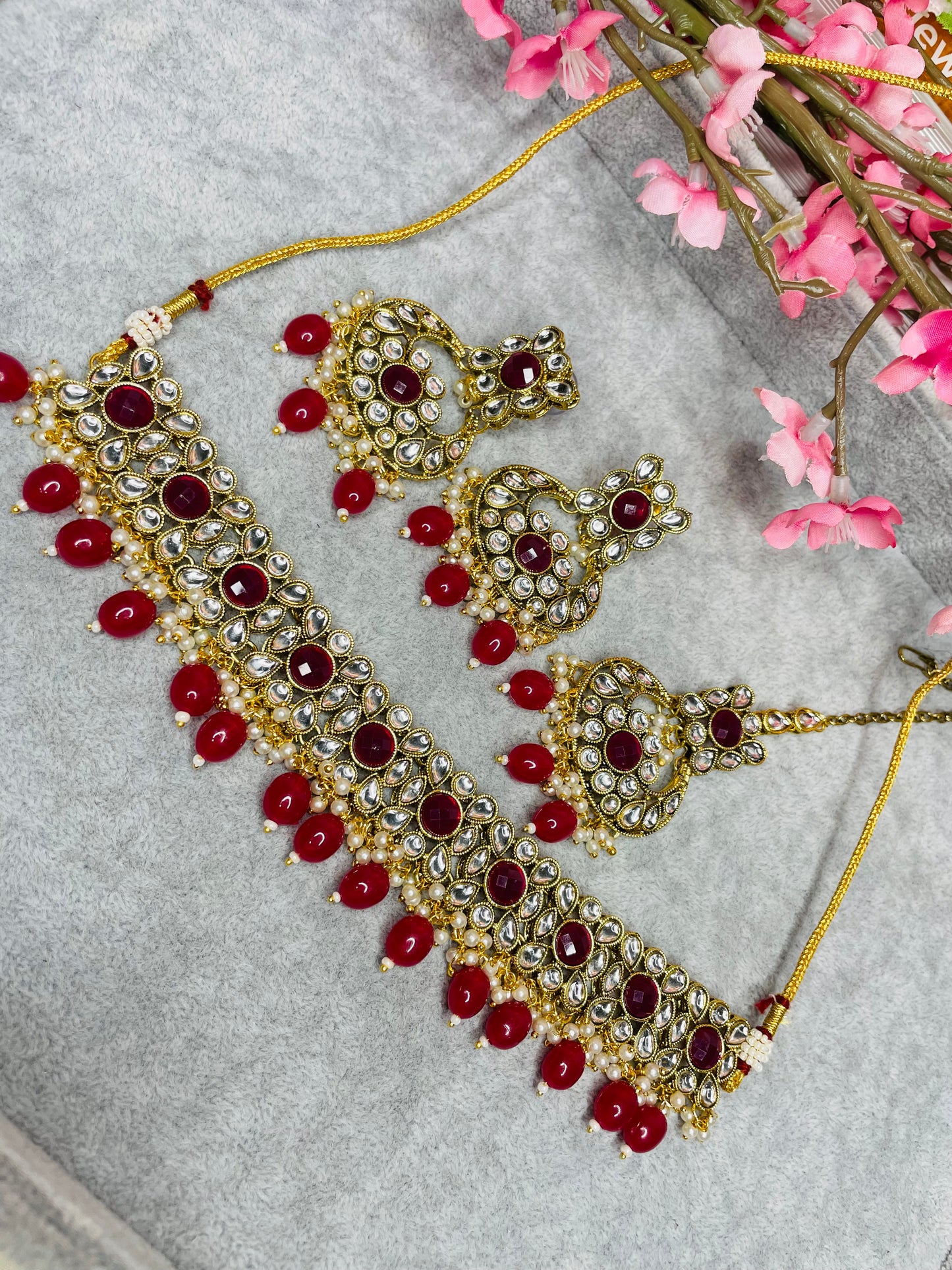 Unique Kundan Choker Set