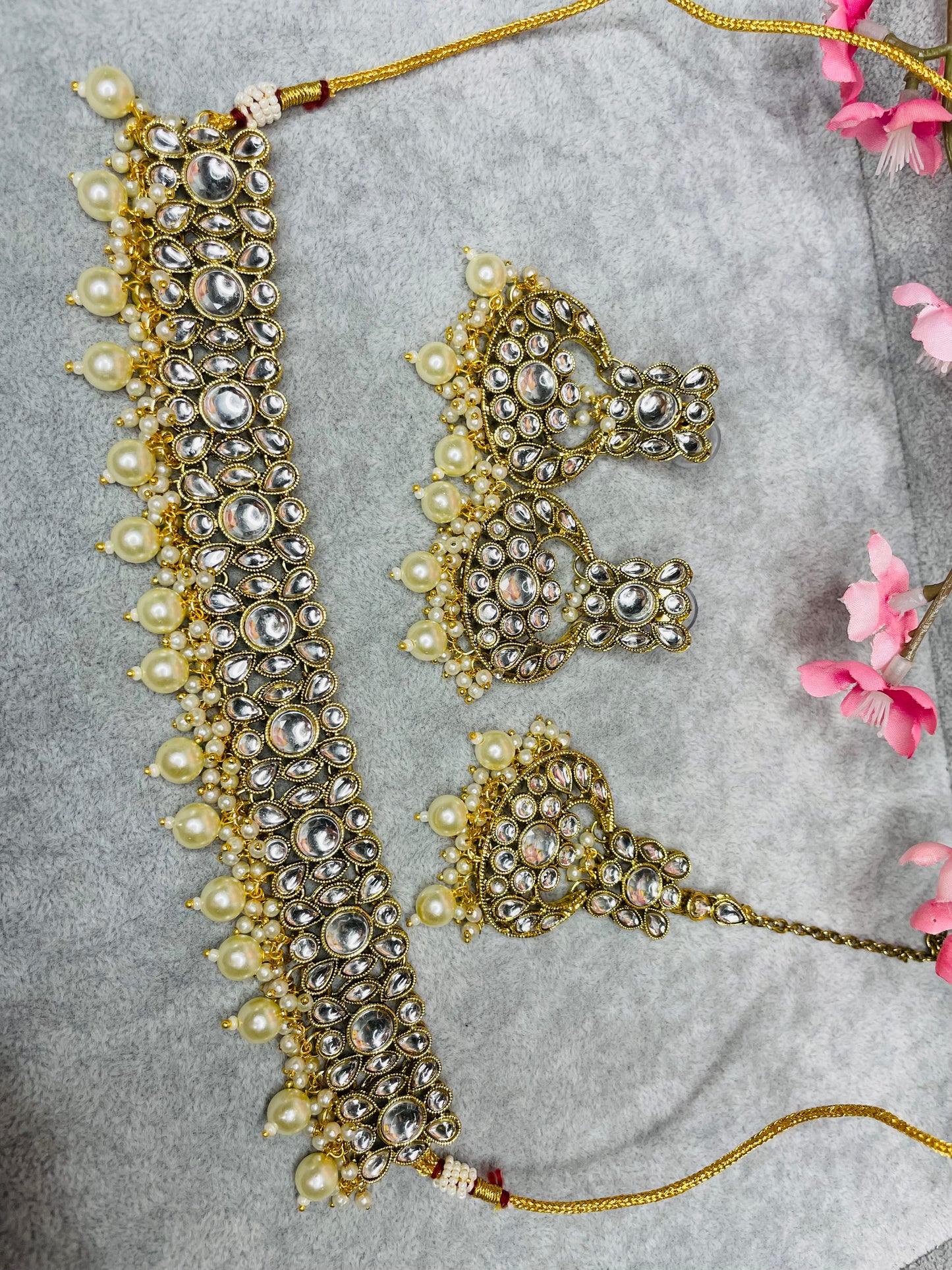 Unique Kundan Choker Set