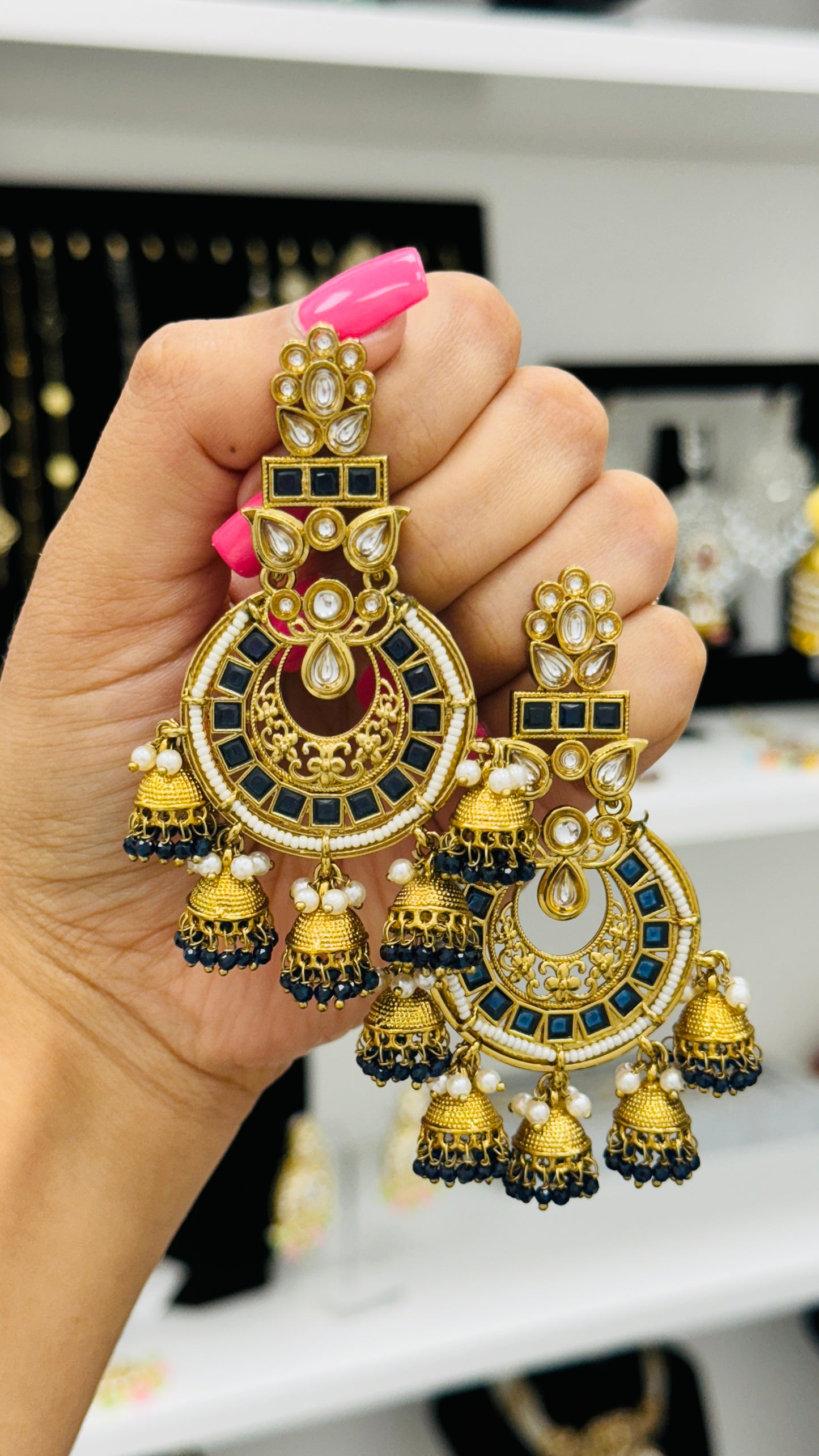 Kundan Chandbaali with small jhumki’s