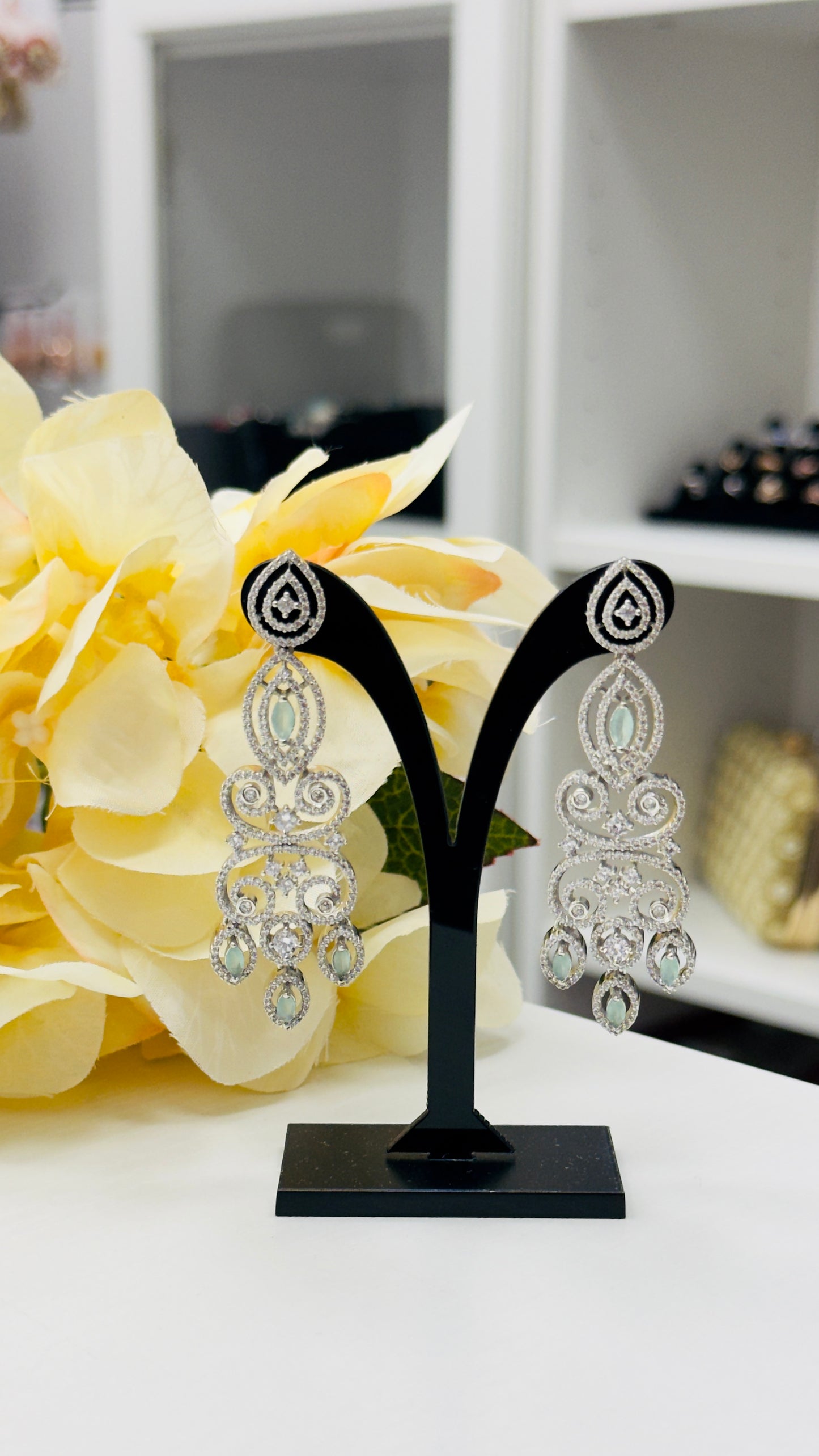 AD Earrings – Exquisite Diamond Brilliance