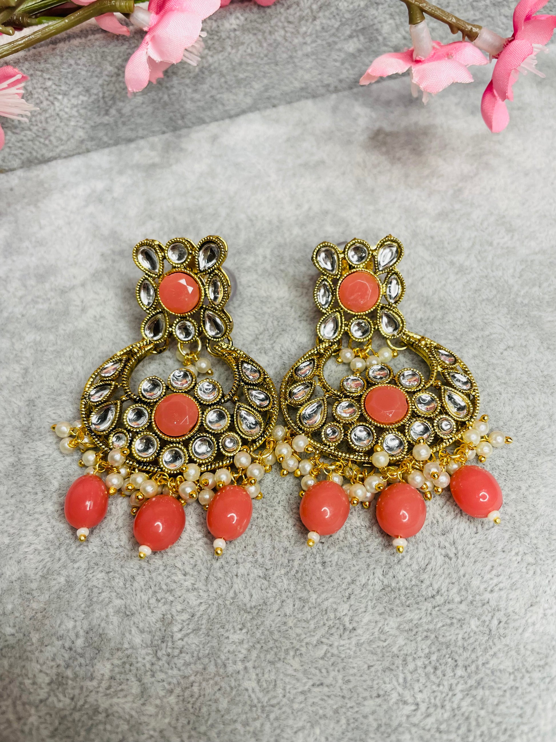 Unique Kundan Choker Set