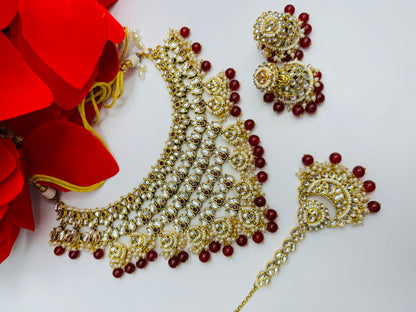 Elegant Kundan Necklace Set