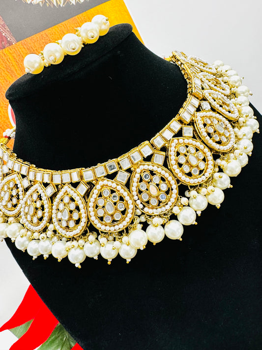 Exquisite Kundan Sets by Creative Jewels