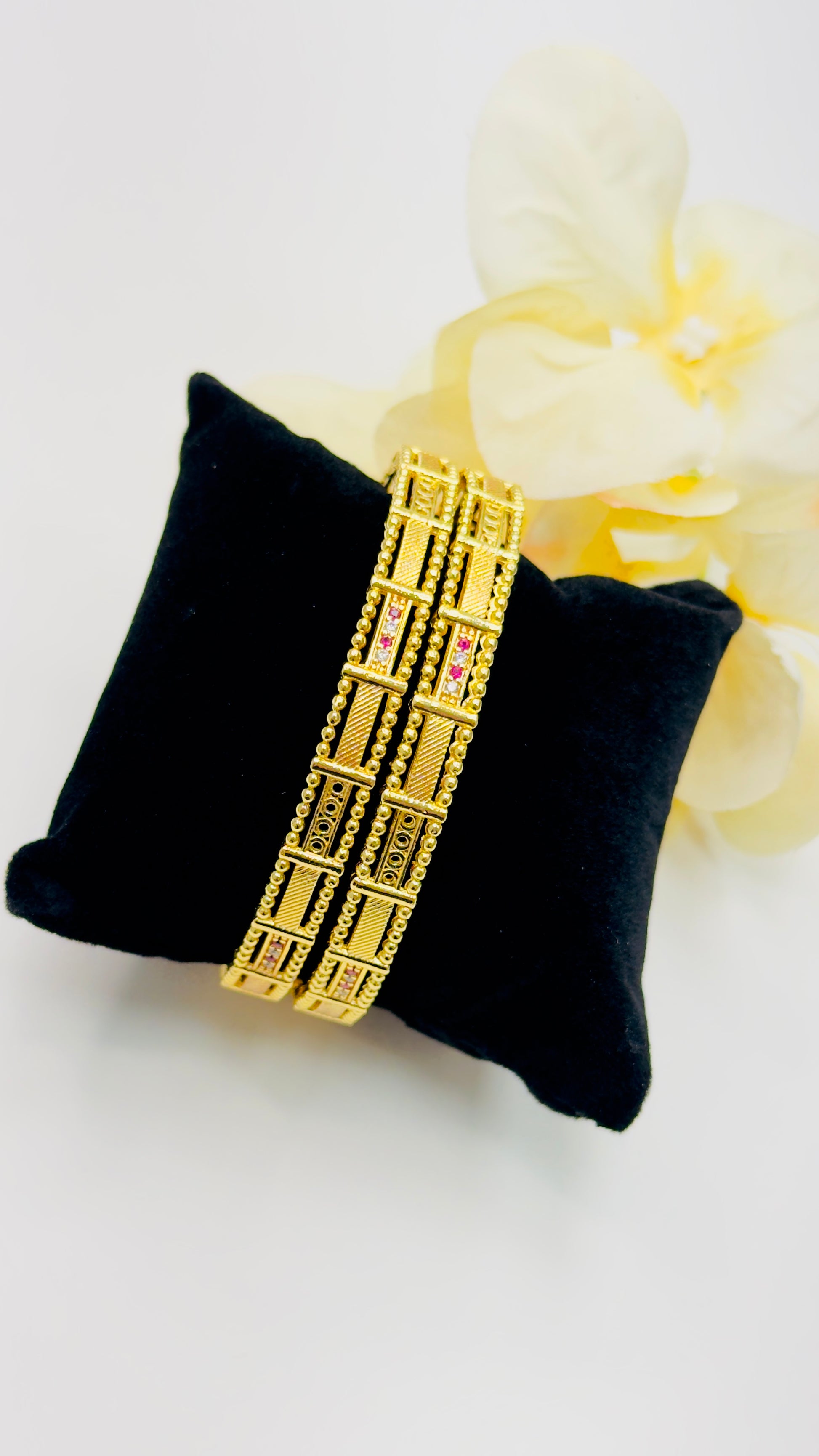 Micro Gold Bangles – Elegant Glow