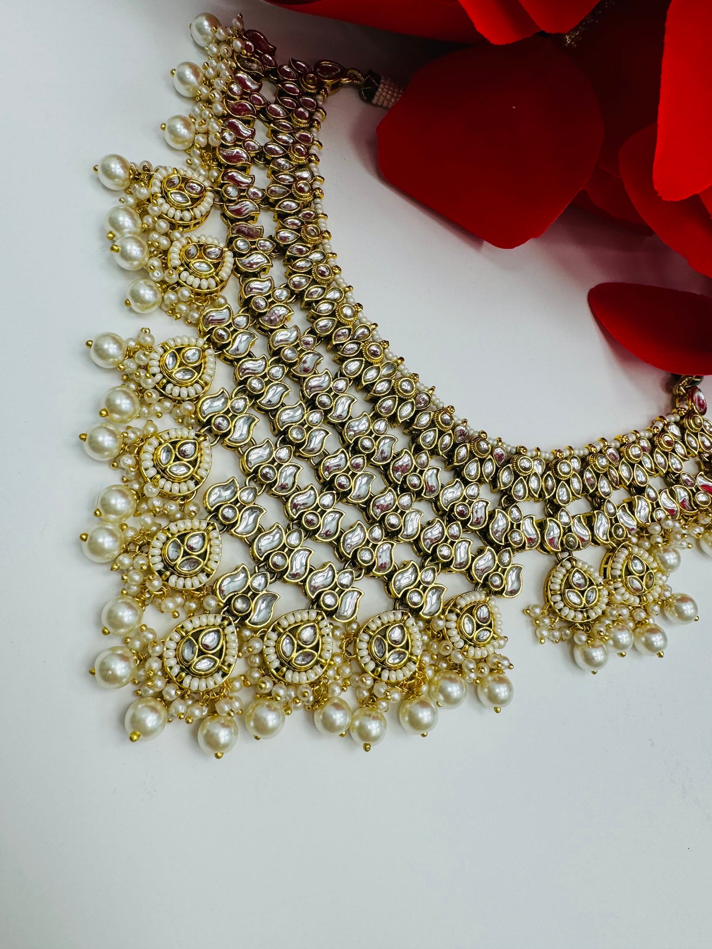 Elegant Kundan Necklace Set