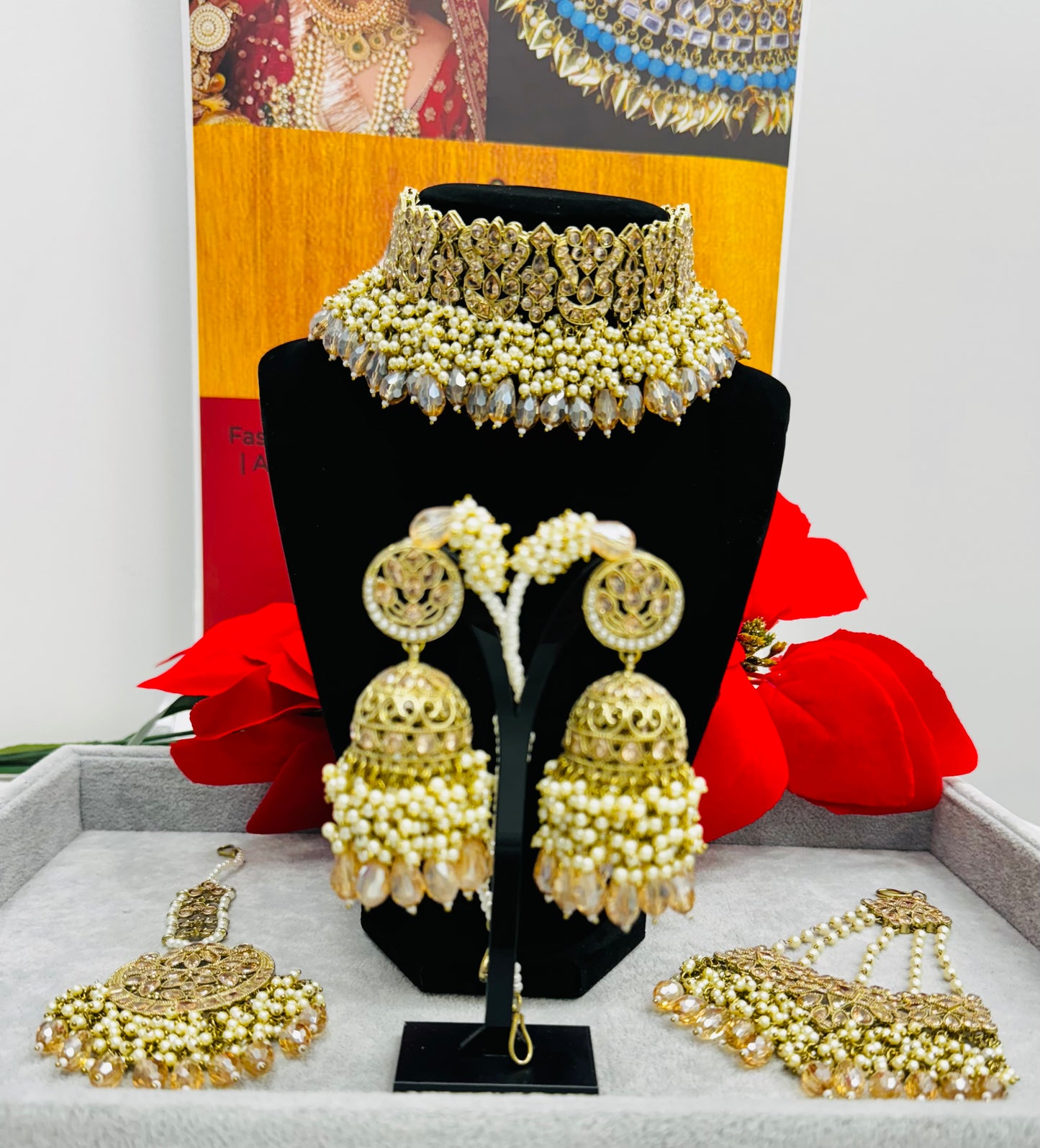 Regal Bridal Set: Ornate Polki Ensemble