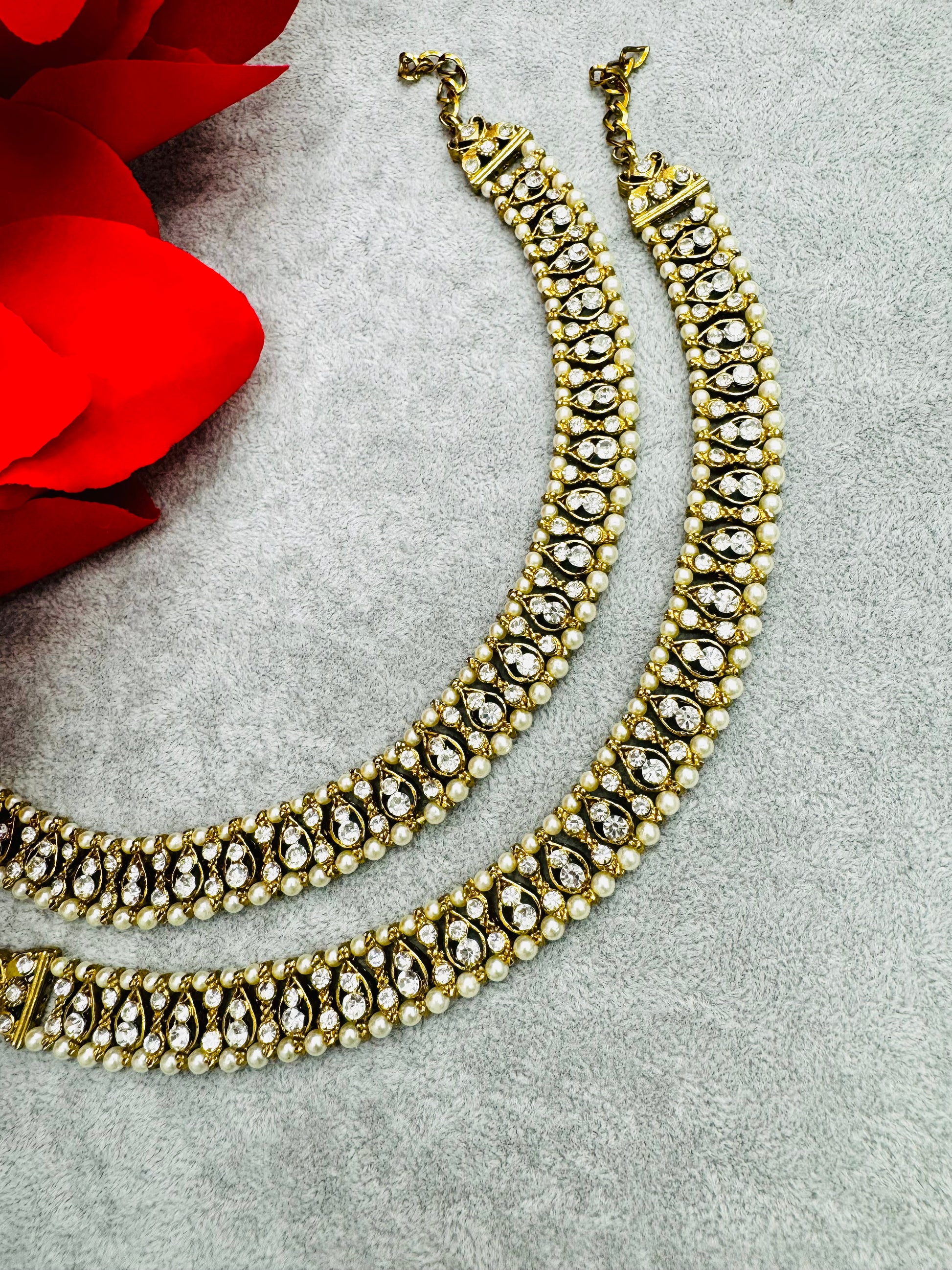 Set of stone anklets for a touch of elegance | Creative Jewels