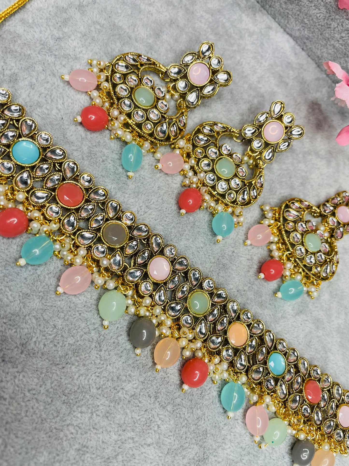 Elegant Kundan Choker Set