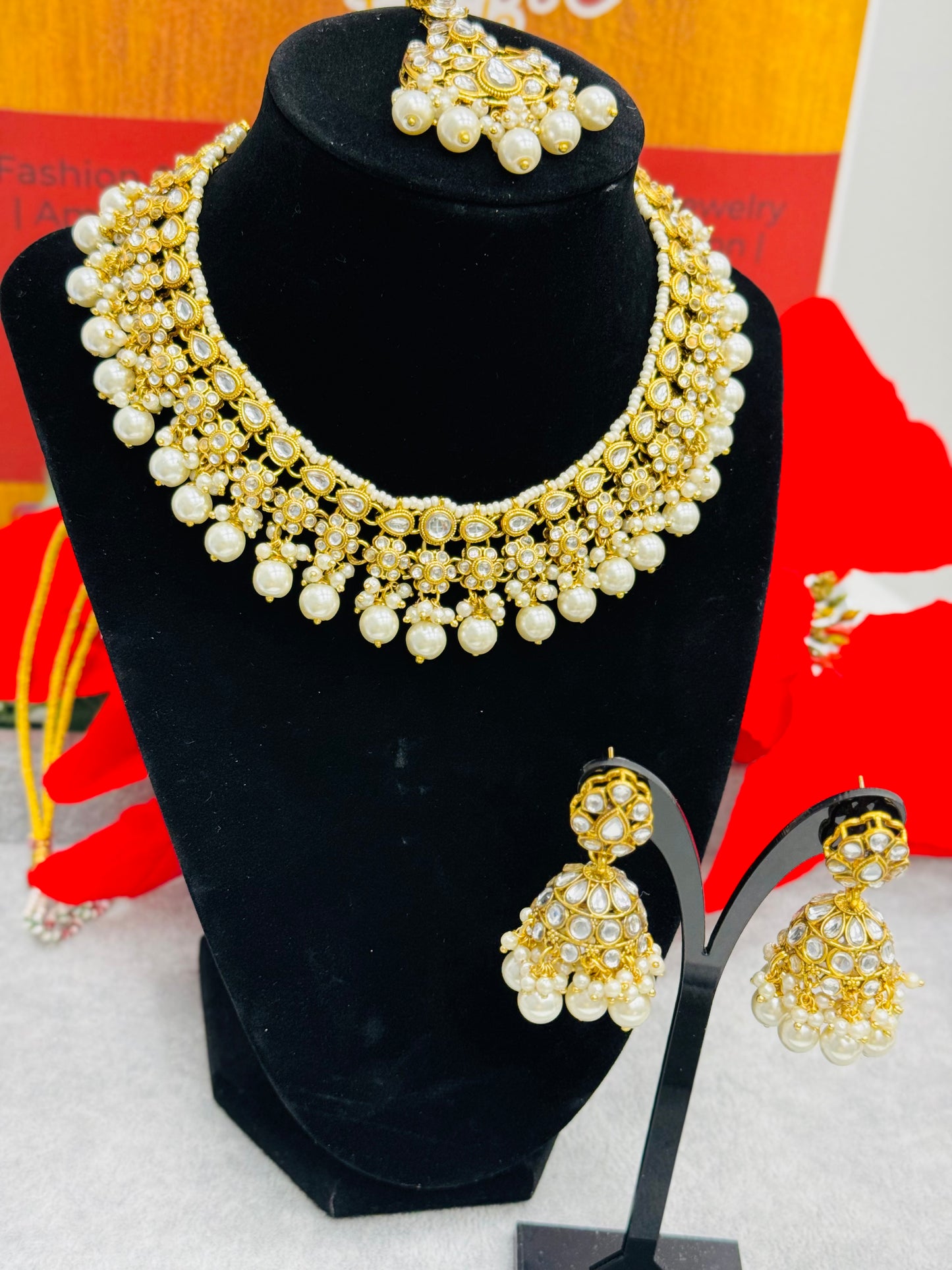 Stunning Kundan Sets Online