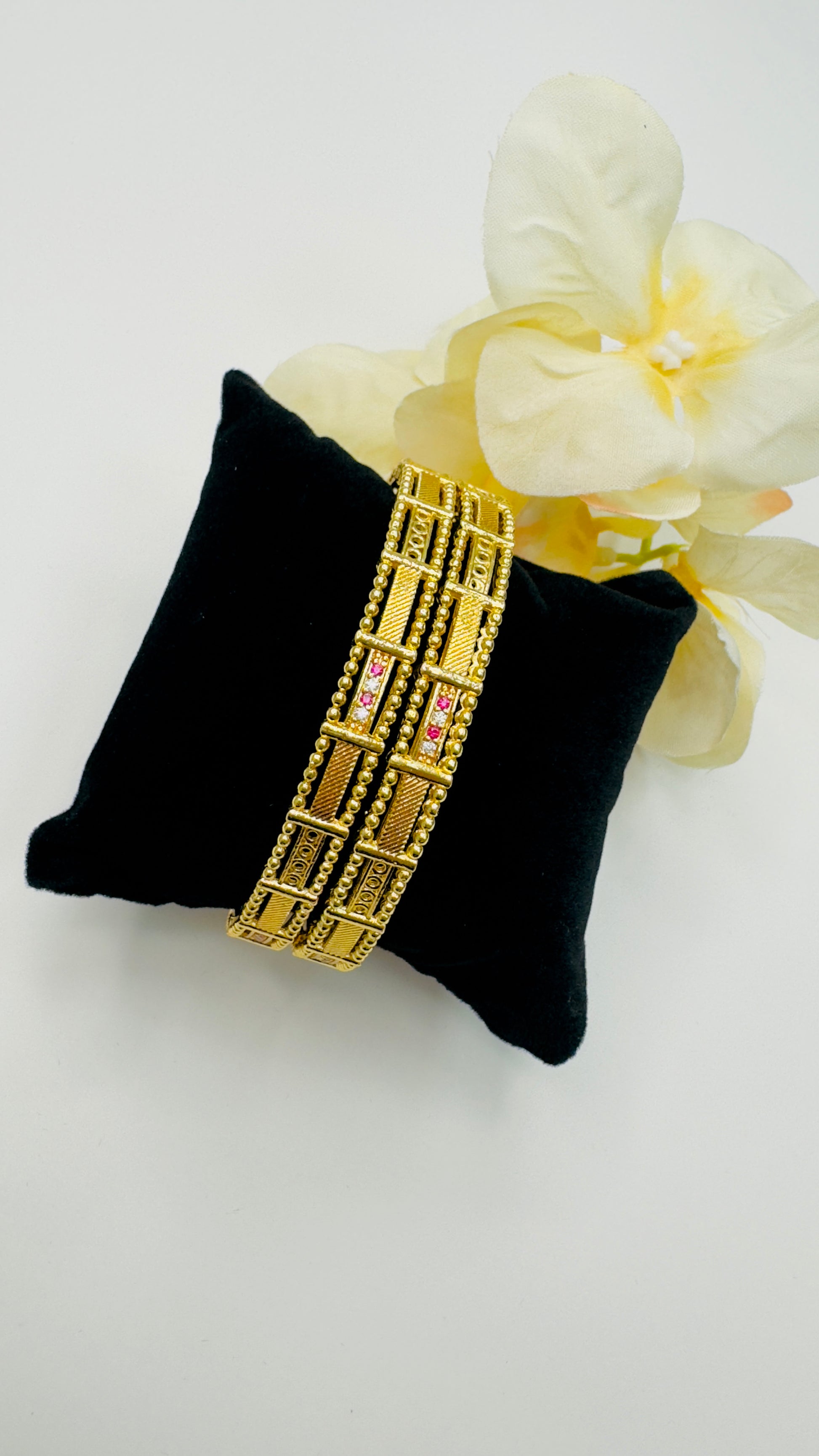 Micro Gold Bangles – Elegant Glow