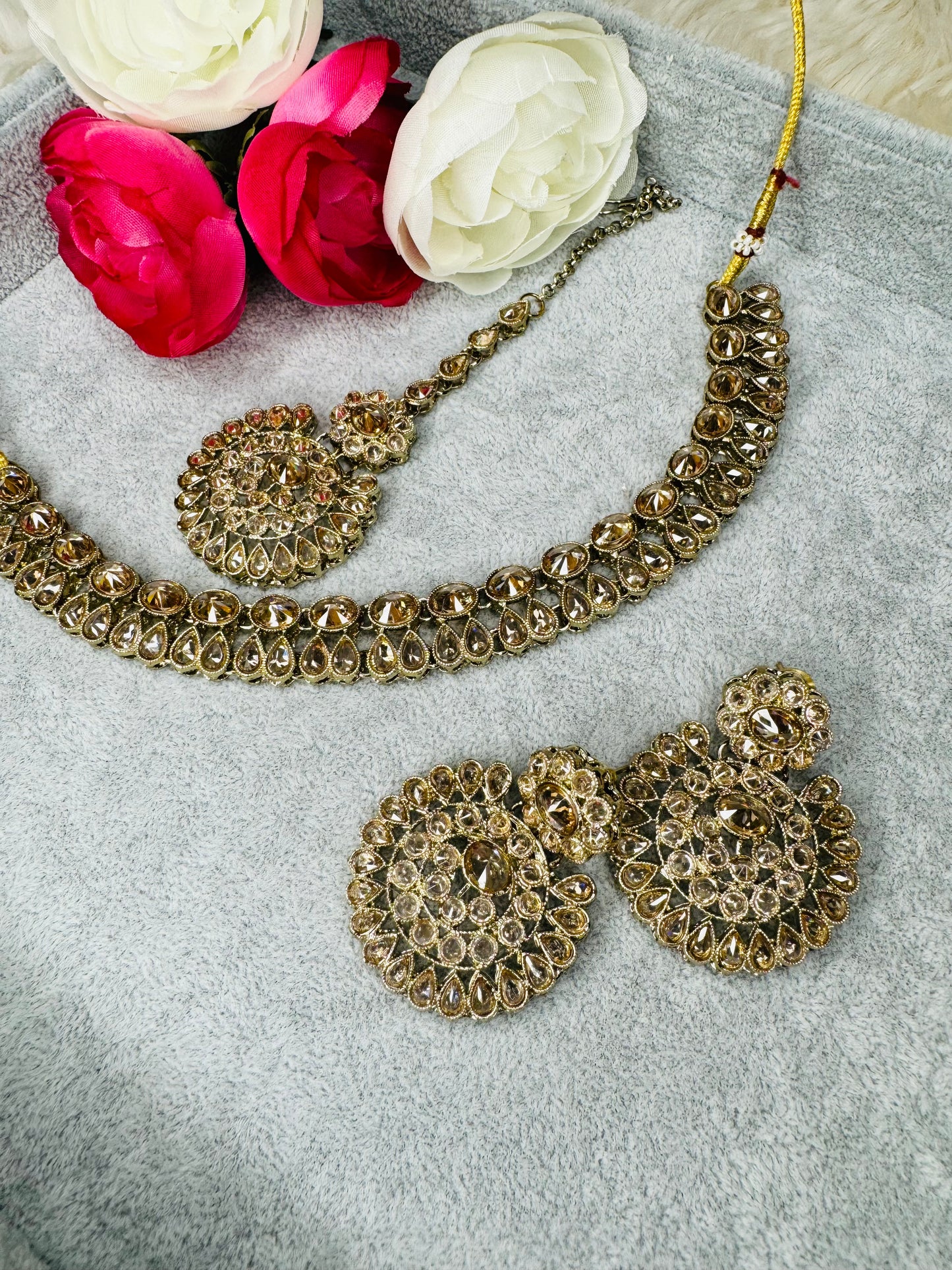 Regal Glamour Polki Necklace Set