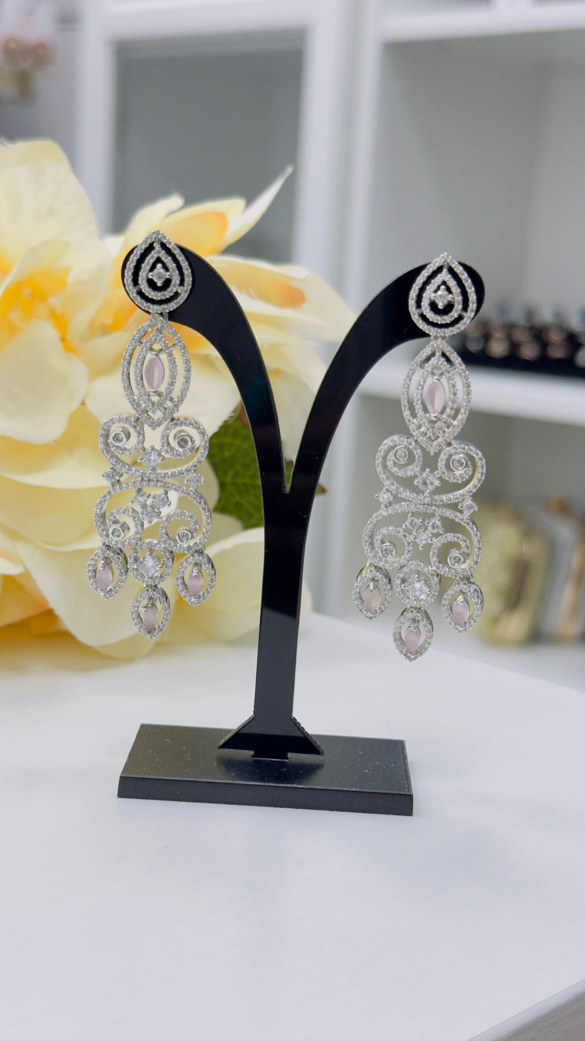 AD Earrings – Exquisite Diamond Brilliance