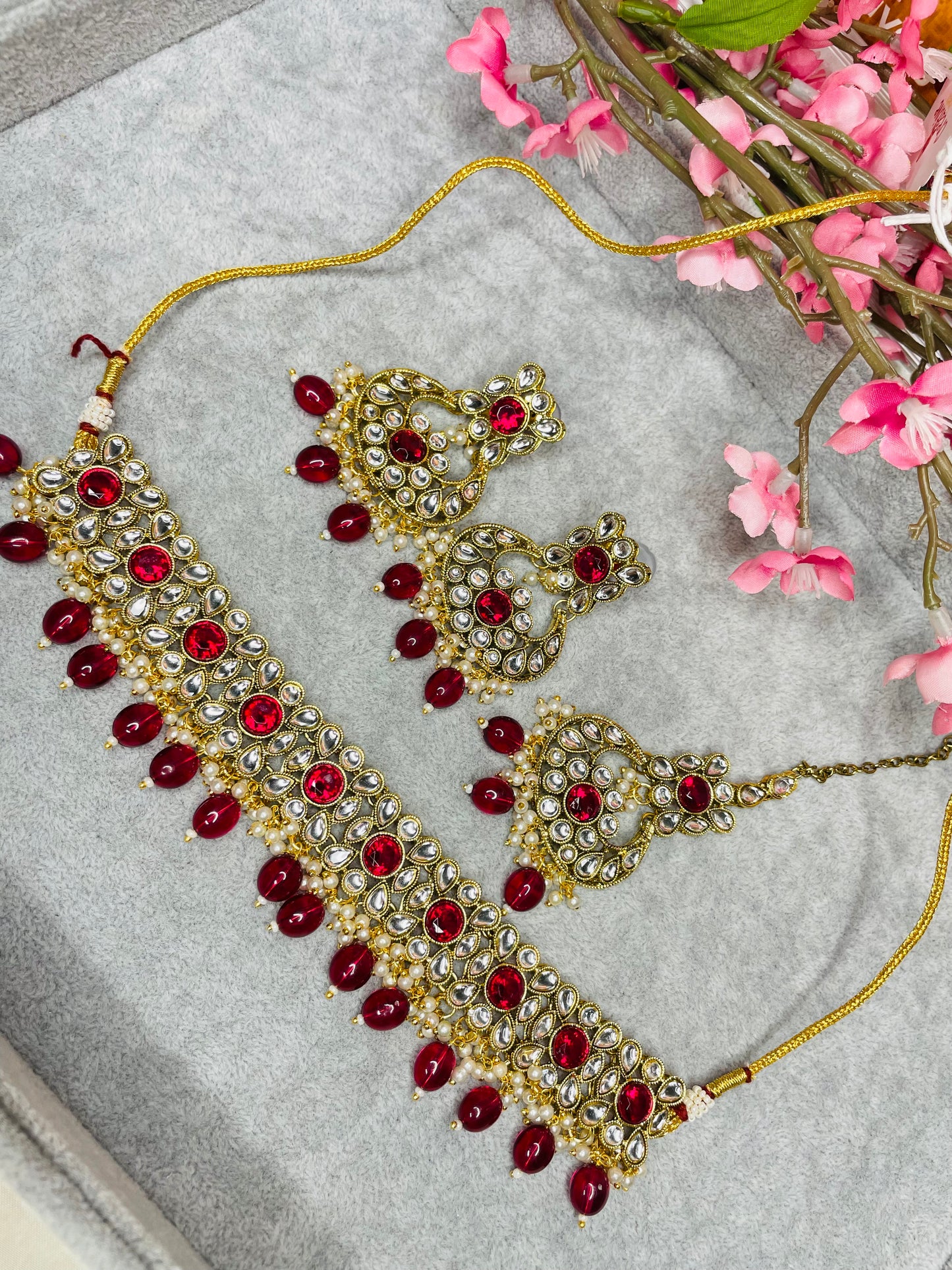 Unique Kundan Choker Set