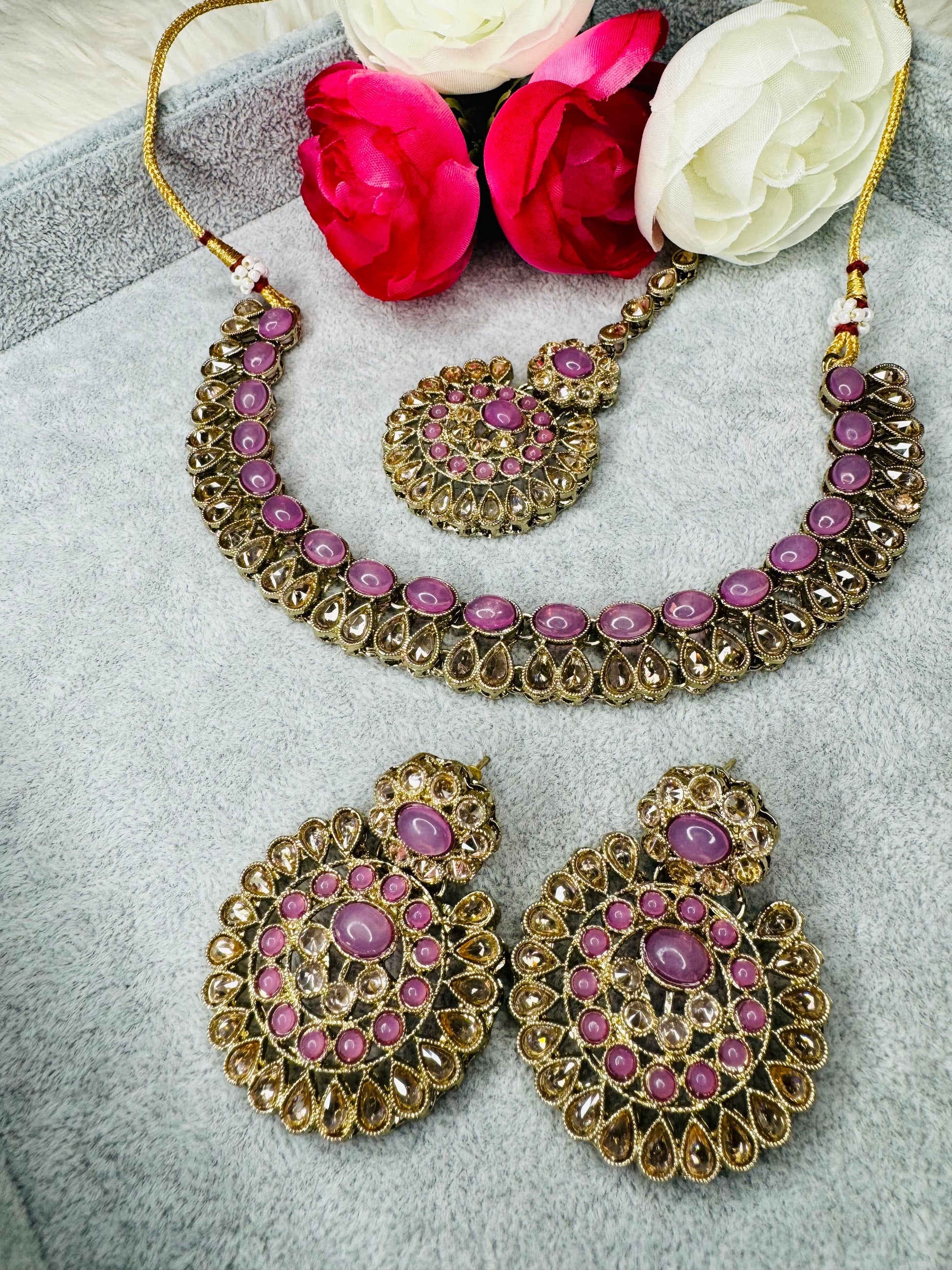 Polki Necklace Set: Illuminate Your Look with Creative Jewels