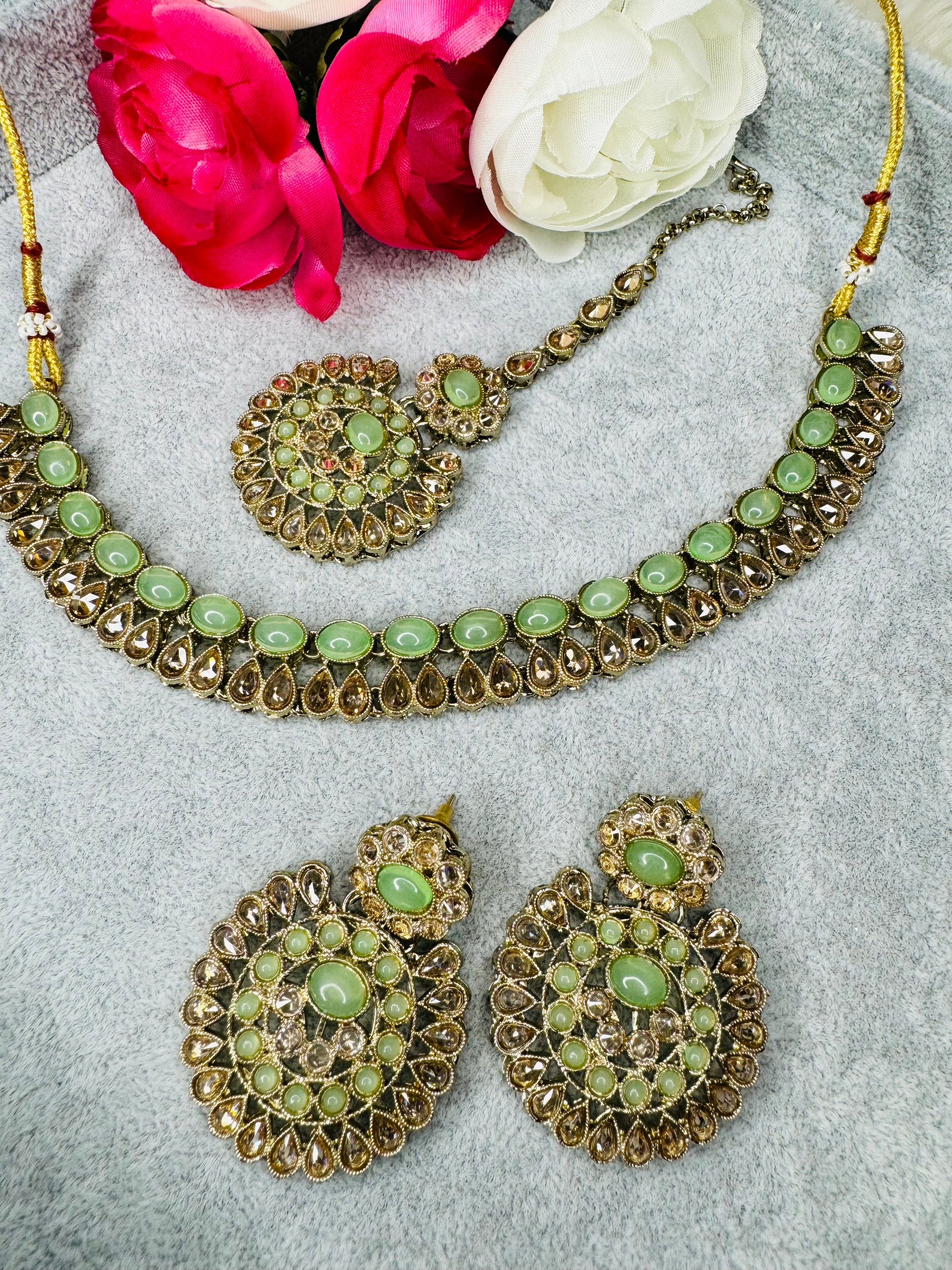 Polki Necklace Set: Illuminate Your Look with Creative Jewels