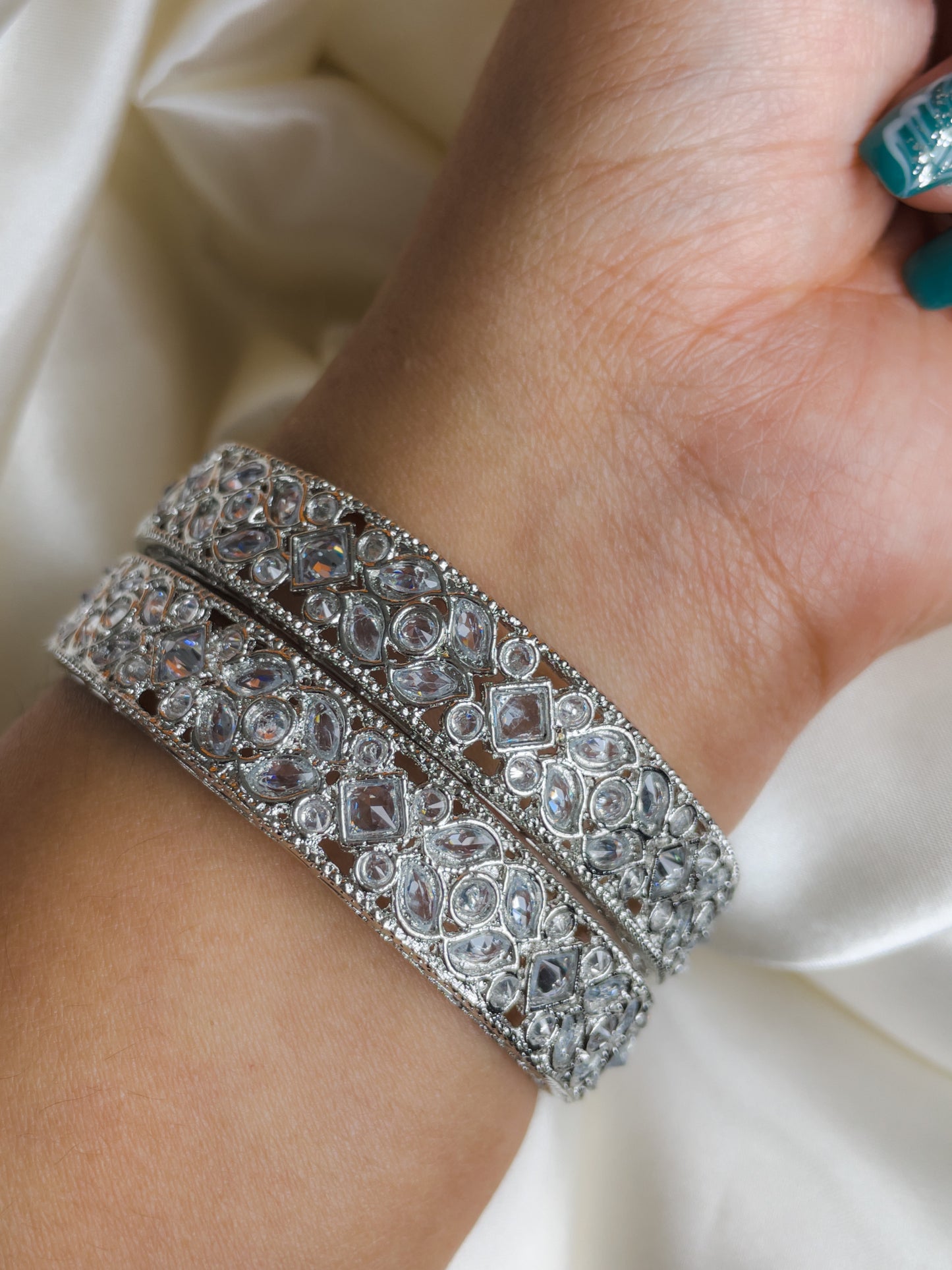 Elegant Silver Kada Bracelet for Stylish Accessories - Creative Jewels