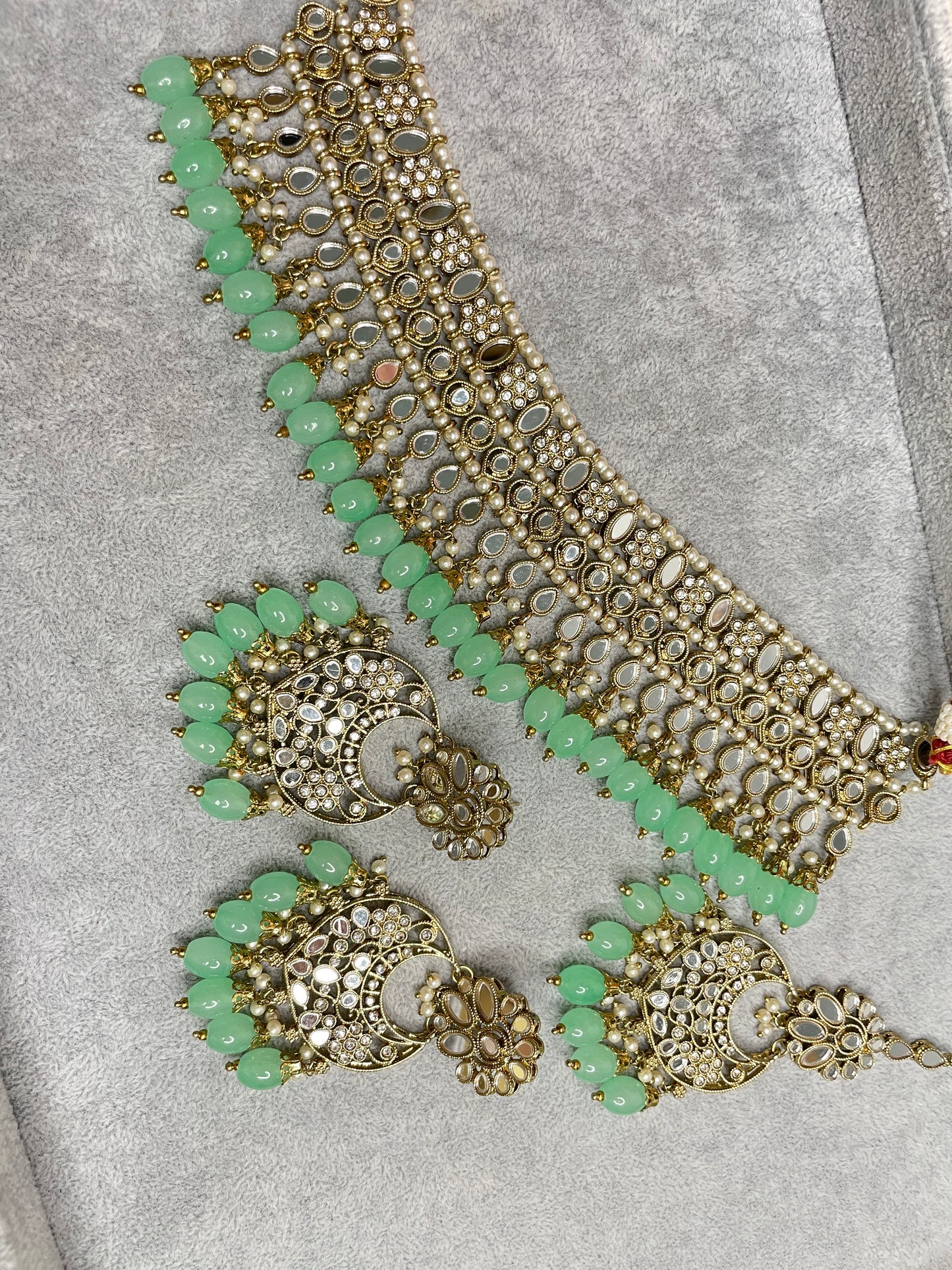 Mirror Necklace Set: Luminous Splendor