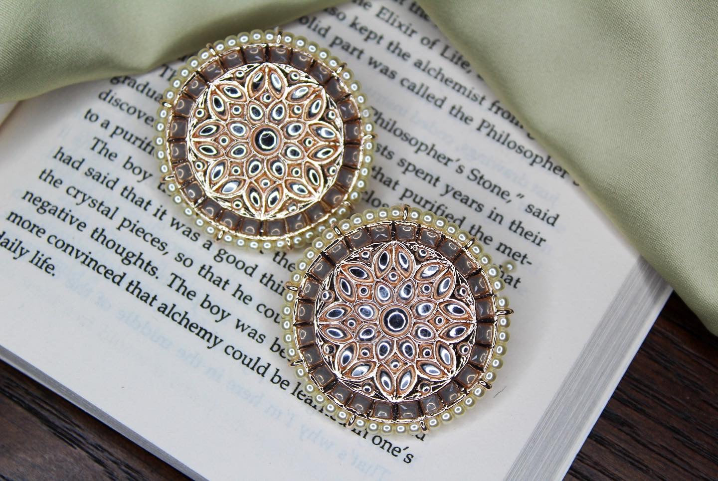 Dabbi Kundan Stud Earrings - Creative Jewels