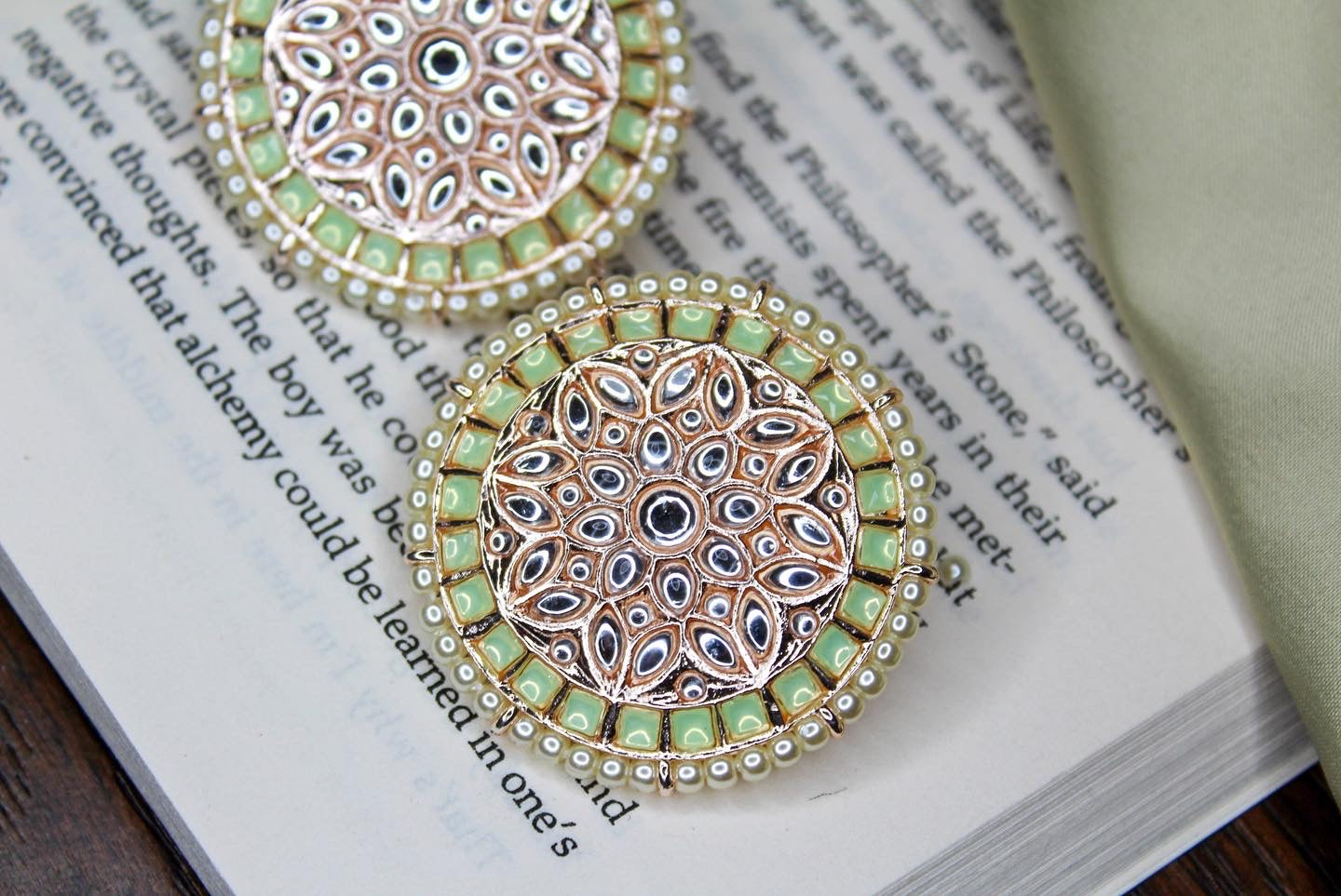 Dabbi Kundan Stud Earrings - Creative Jewels