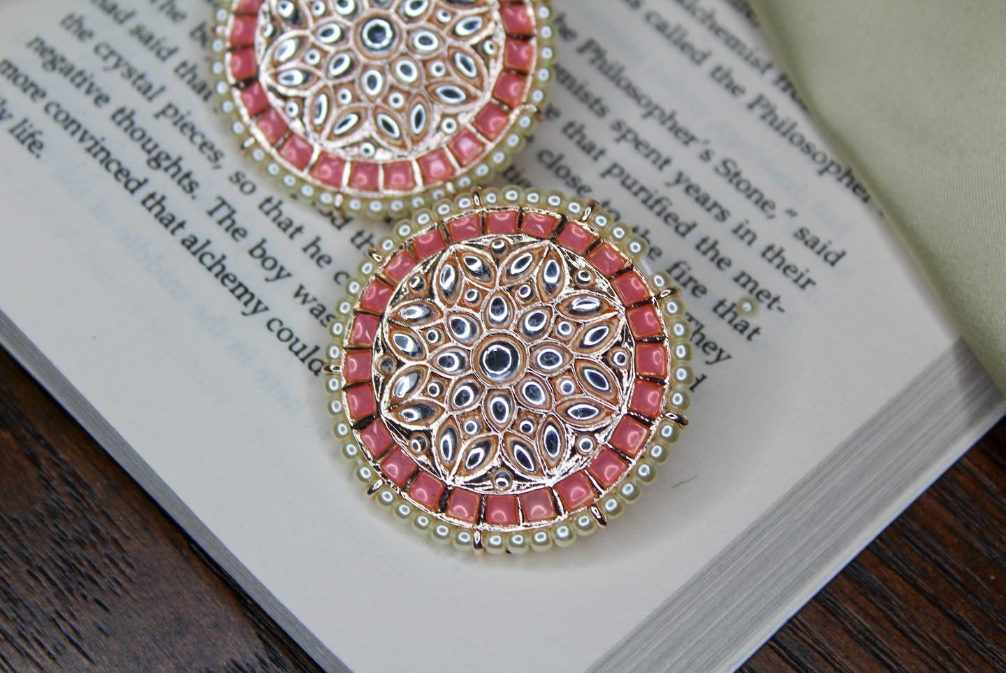 Dabbi Kundan Stud Earrings - Creative Jewels