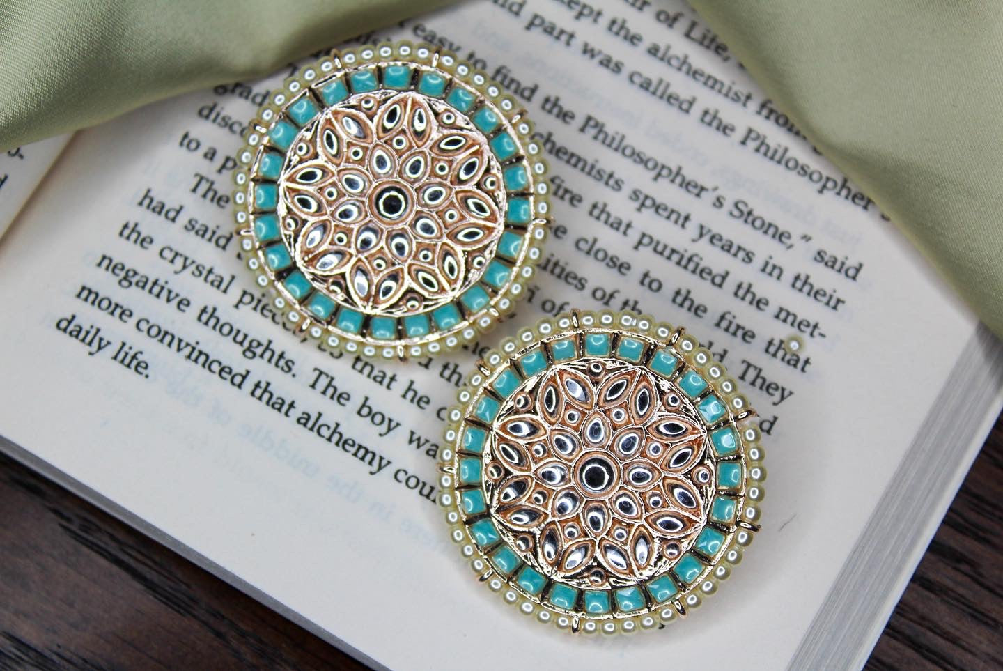 Dabbi Kundan Stud Earrings - Creative Jewels