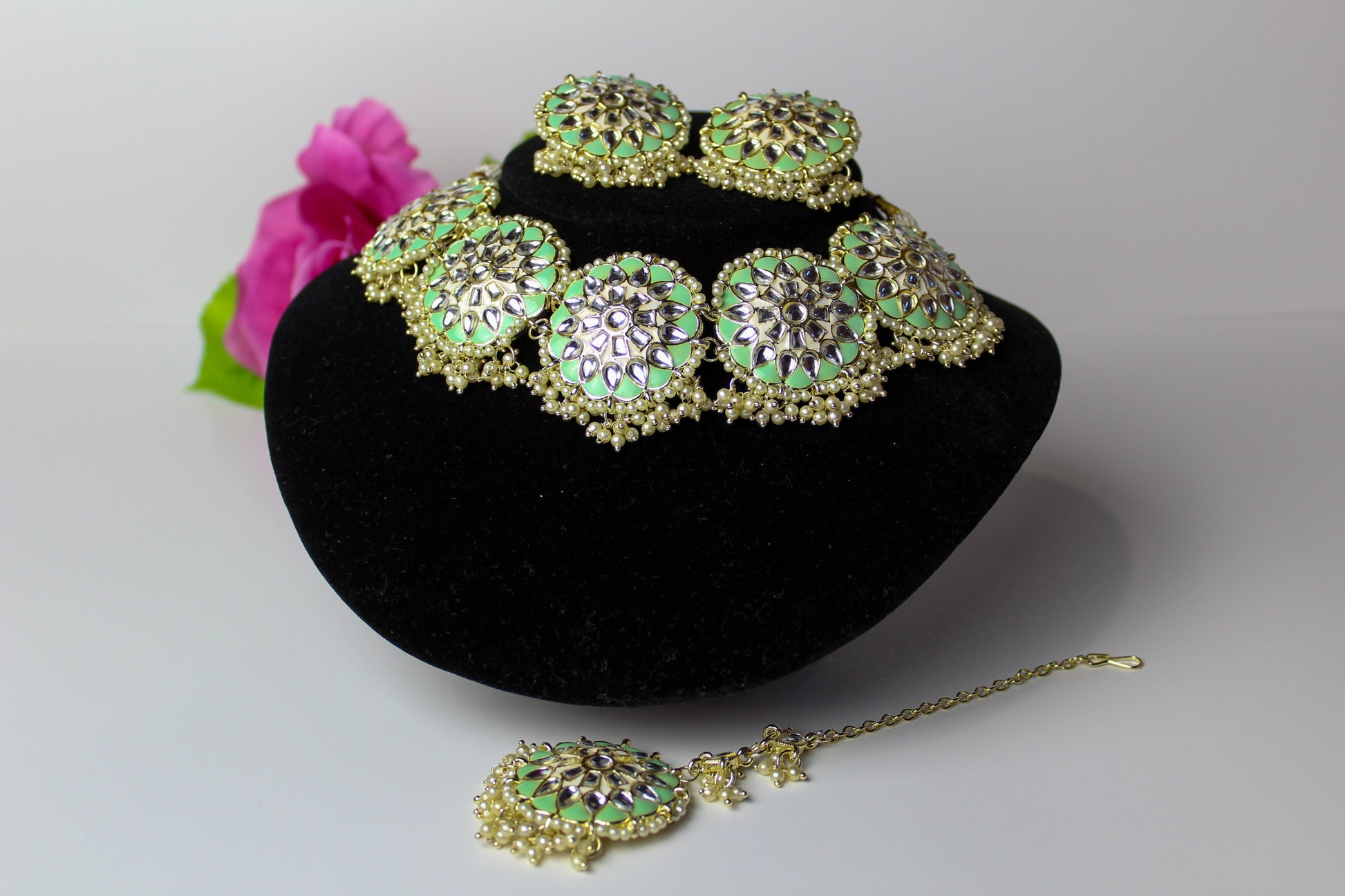 Exquisite Kundan Choker Set