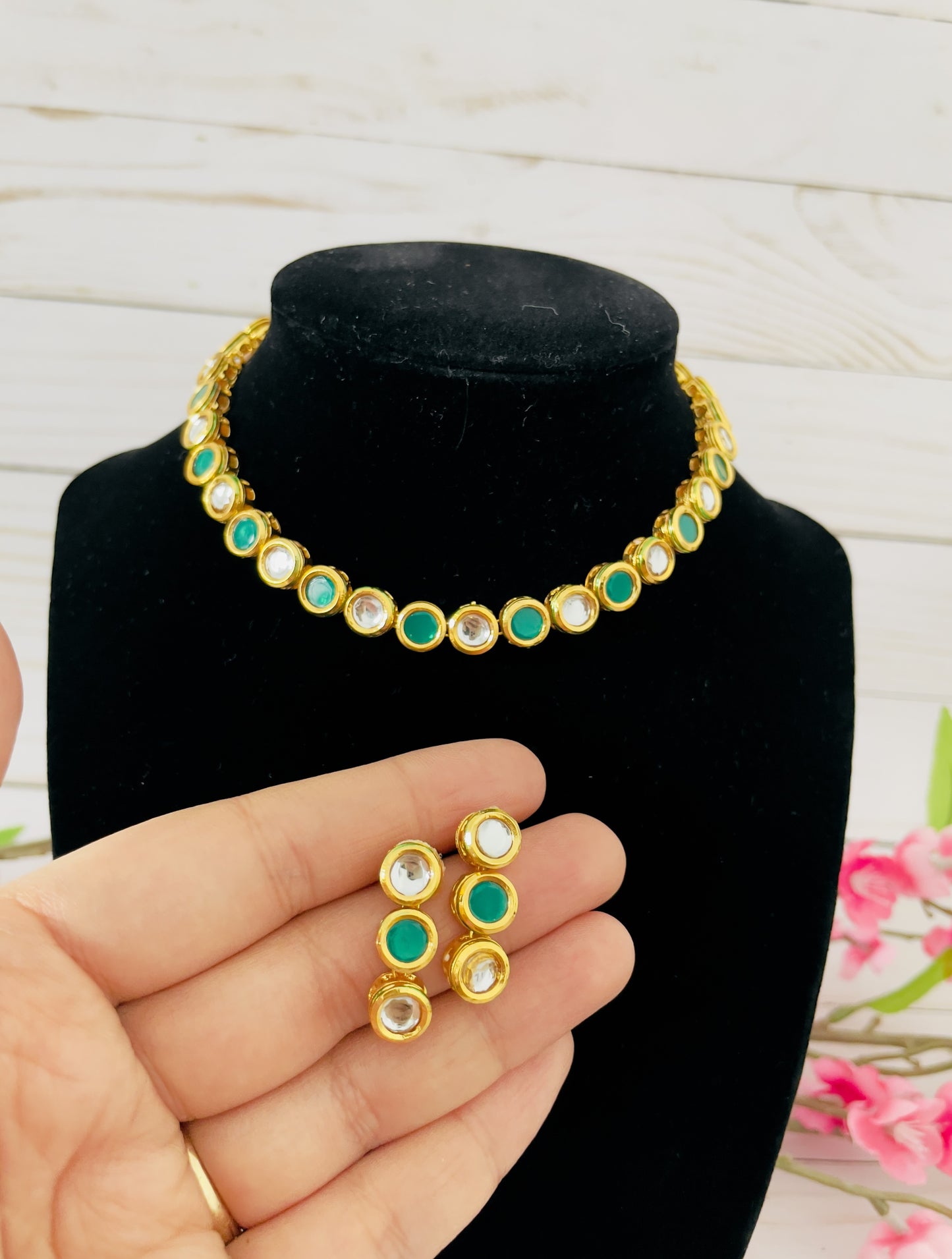 Sleek Kundan Set - Elegant and sleek Kundan jewelry online by Creative Jewels