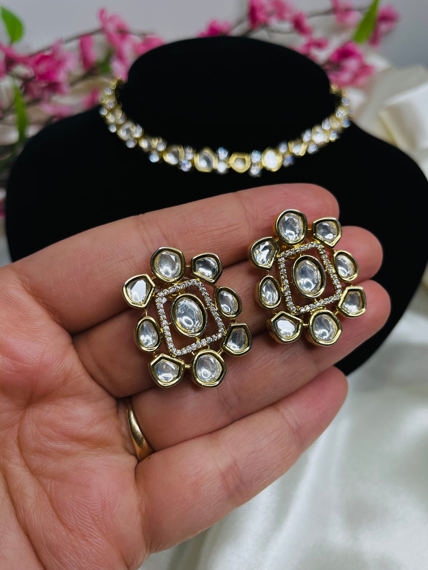 Exquisite Uncut Kundan Necklace Set - Creative Jewels